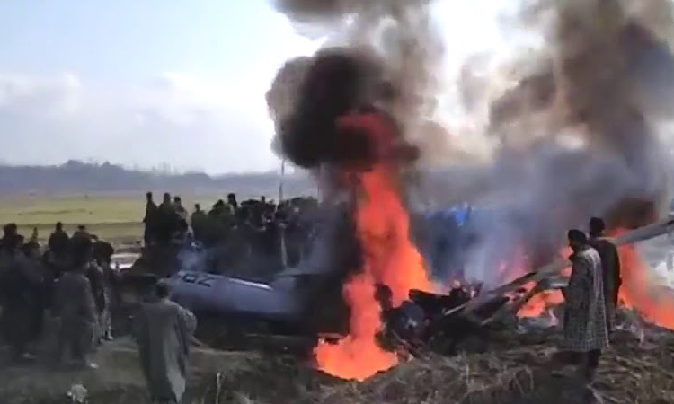 দুই যুদ্ধবিমান ভূপাতিত করলো পাকিস্তান