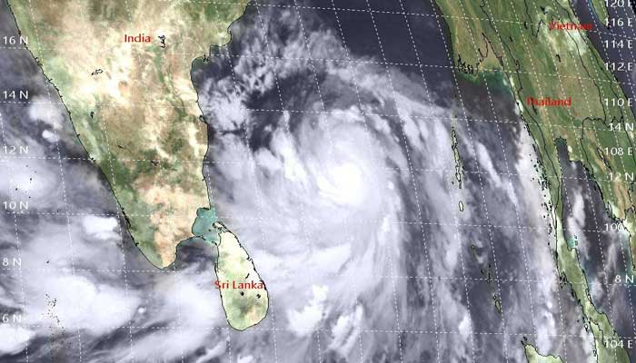 ঘূর্ণিঝড় ‘ফণী’ মোকাবিলায় প্রস্তুত সরকার, উপকূলীয় ১৯টি জেলাকে অ্যালার্ট