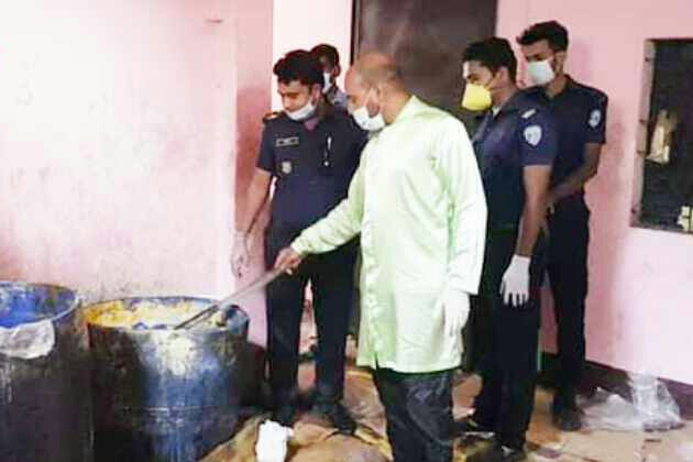 হাটহাজারীতে ভেজাল ঘি’র কারখানার সন্ধান , দুই হাজার লিটার ভেজাল ঘি জব্দ
