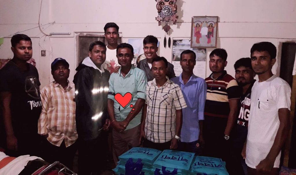 শারদীয়া দূর্গা পূজায় রিংকু দাসের পরিবারের পক্ষ থেকে উপহার