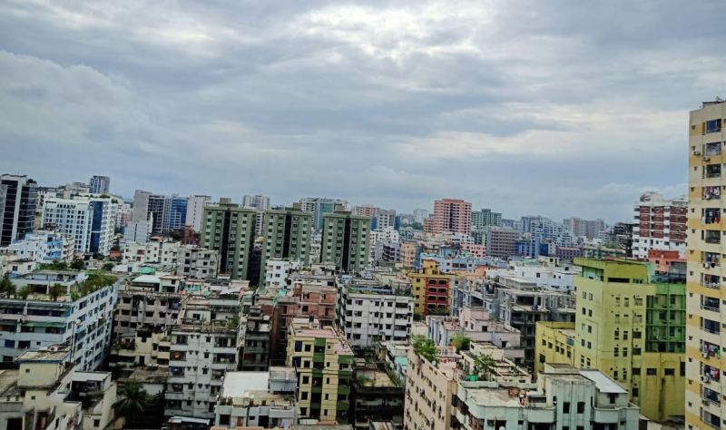 লঘুচাপের কারণেই আকাশ মেঘলা ও হালকা বৃষ্টি