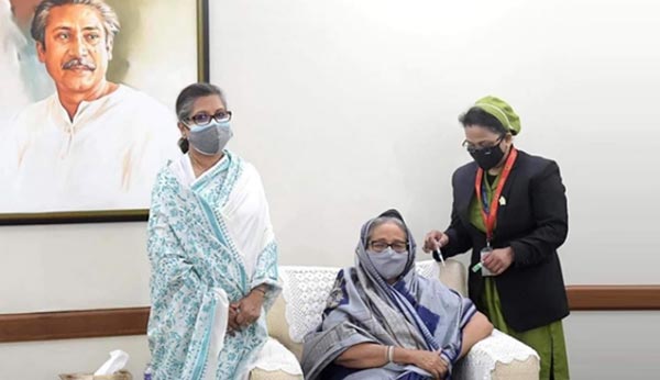 করোনা ভ্যাকসিন নিলেন প্রধানমন্ত্রী