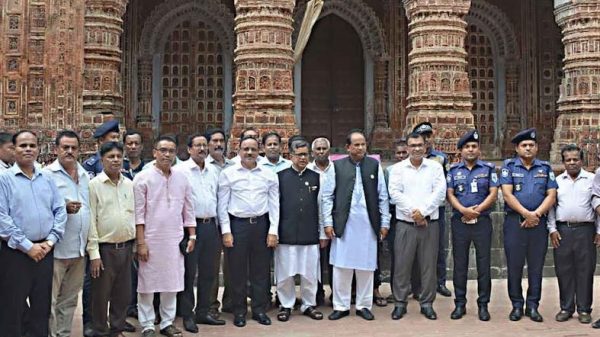 দিনাজপুরের ঐতিহাসিক কান্তজিউ মন্দির পরিদর্শন
