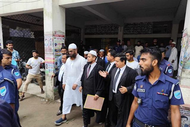 নারায়ণগঞ্জে ধর্ষণ মামলায় খালাস পেলেন মামুনুল হক