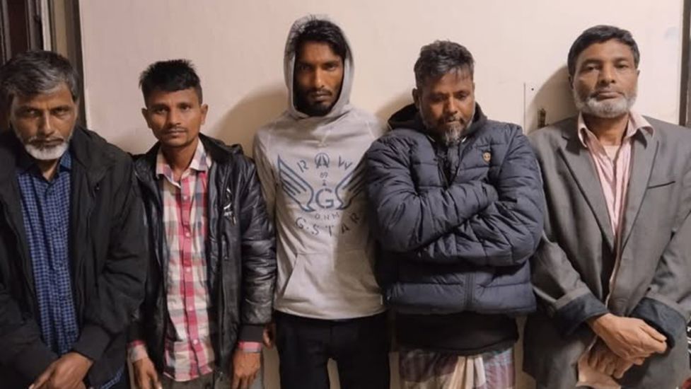 সিলেটে ডিবির জালে আরও ৫ ‘শিলং তীর’ জুয়াড়ি
